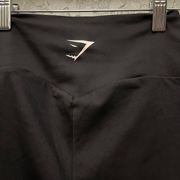 Gymshark Black Cropped Leggings - Picture 8 of 9